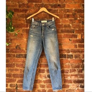Reformation distressed straight leg jean Size 23